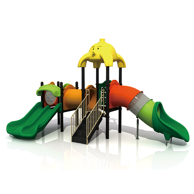 スライドプレイセット屋外機器を備えたアドベンチャーパーク子供用森林遊び場